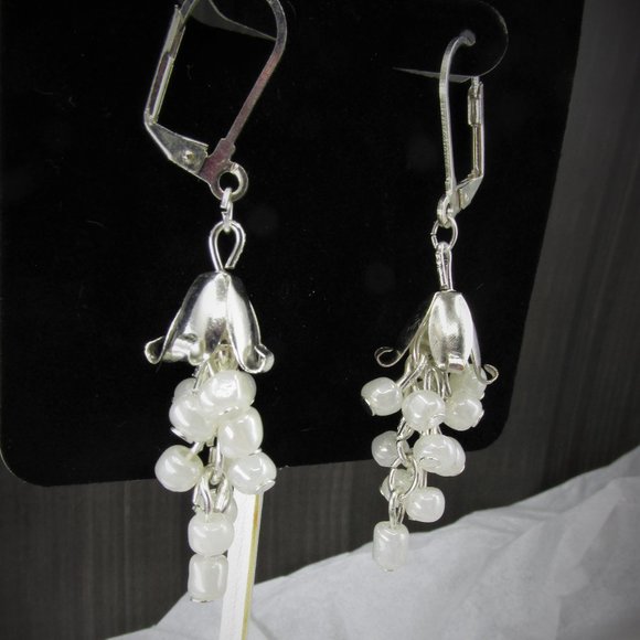 Silver Plated Special Occasion Pearlescent Grape Cluster Drop Earrings - Picture 1 of 3
